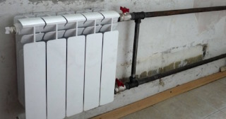 Установка биметаллических радиаторов отопления в квартире в Пугачеве - от 2115 руб.